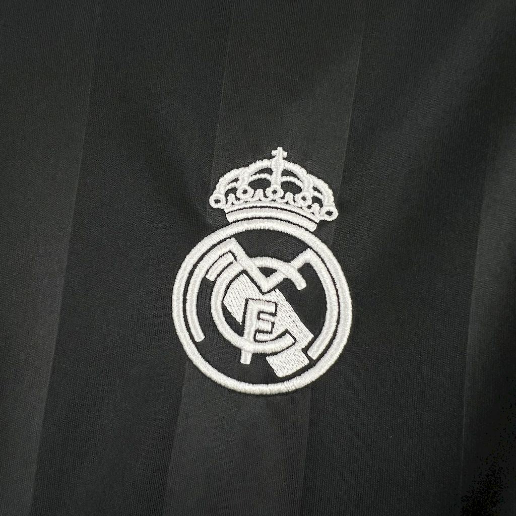 Camisa Real Madrid Treino 2025/26 Preta - Modelo Torcedor