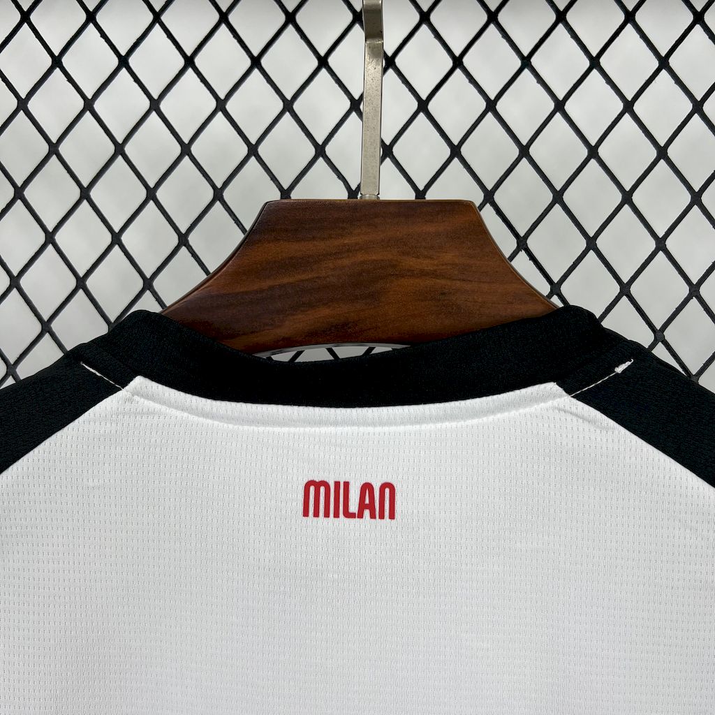 Camisa AC Milan Away 2025/26 Branca - Modelo Torcedor