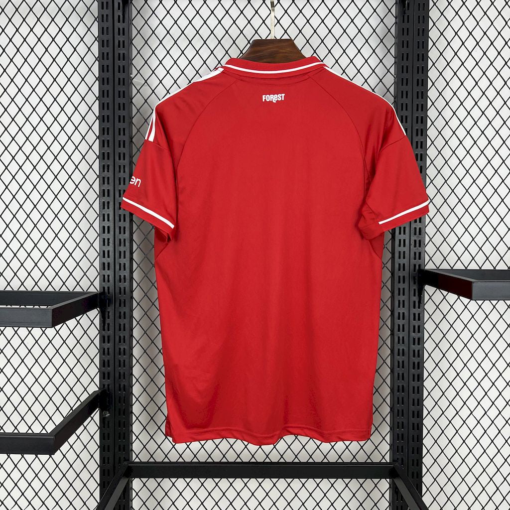 Camisa Nottingham Forest Home 2025/26 Vermelha - Modelo Torcedor