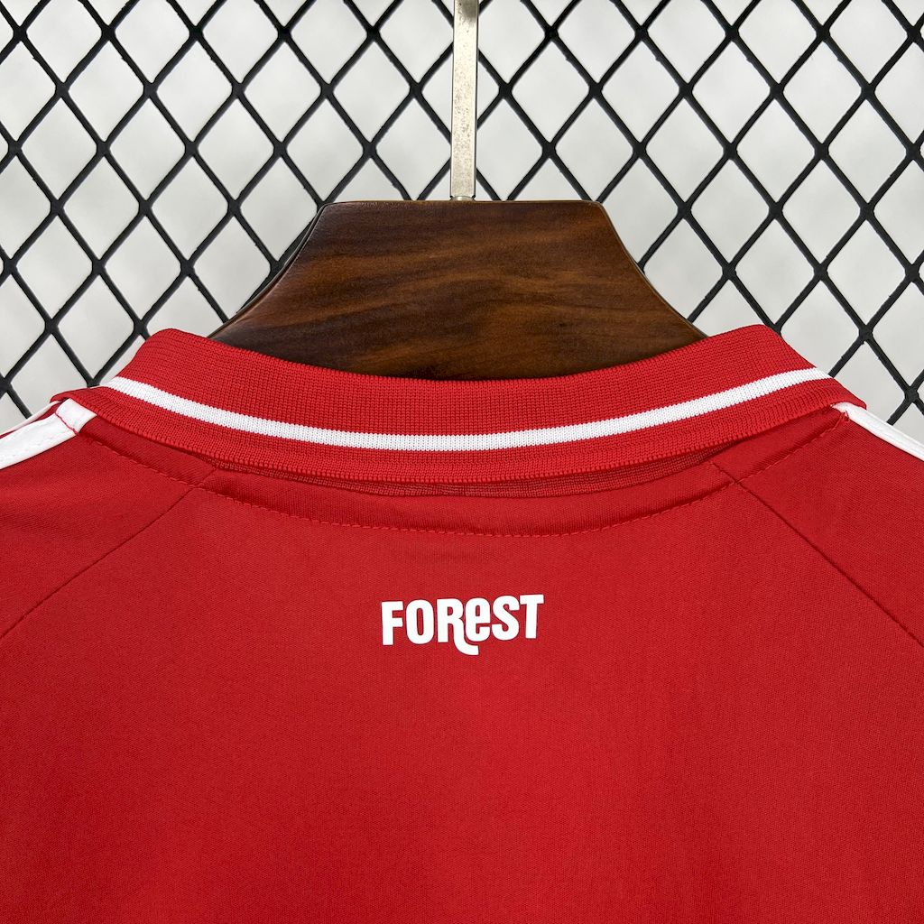 Camisa Nottingham Forest Home 2025/26 Vermelha - Modelo Torcedor