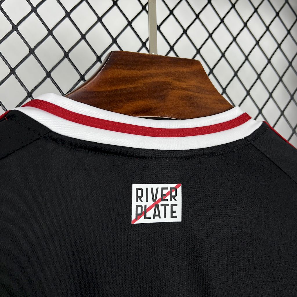 Camisa River Plate Away 2025/26 Preto e Vermelho - Modelo Torcedor