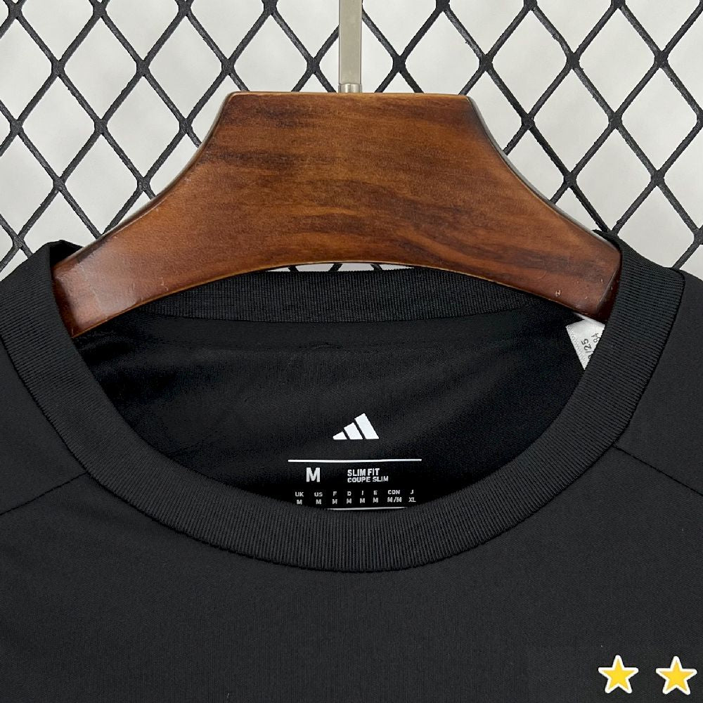 Camisa Benfica Pré-Jogo 2025/26 Preta - Modelo Torcedor