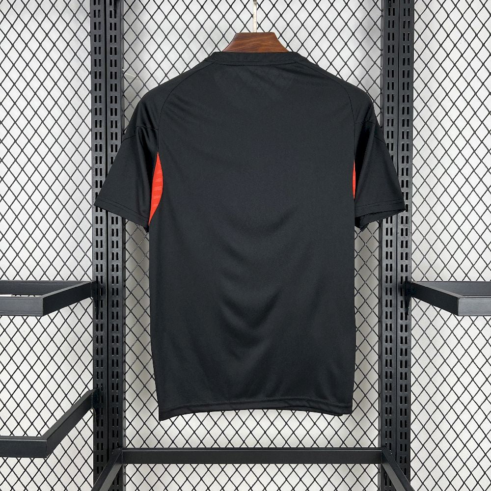 Camisa Benfica Pré-Jogo 2025/26 Preta - Modelo Torcedor