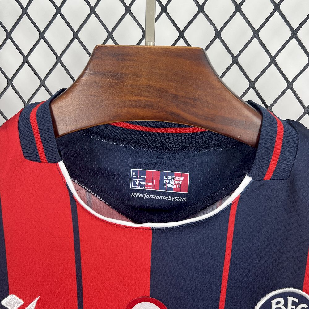 Camisa Bologna Home 2025/26 Vermelho e Azul - Versão Torcedor