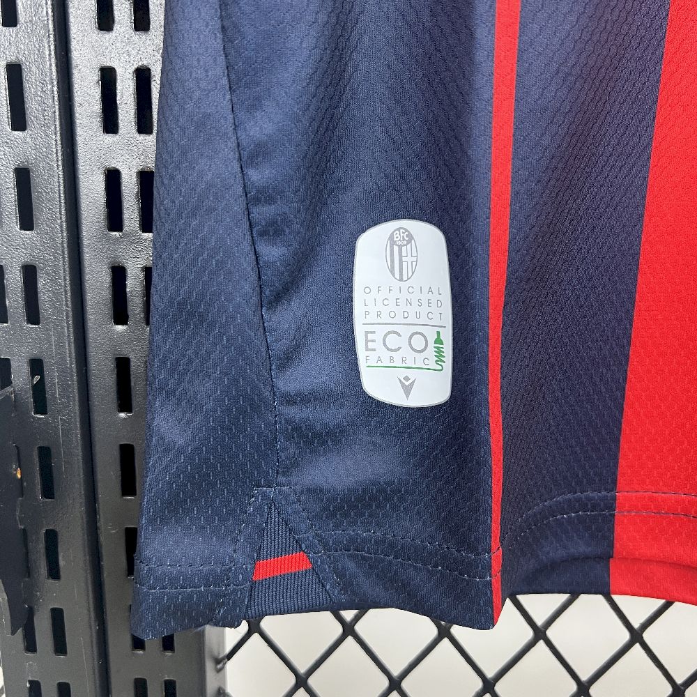 Camisa Bologna Home 2025/26 Vermelho e Azul - Versão Torcedor