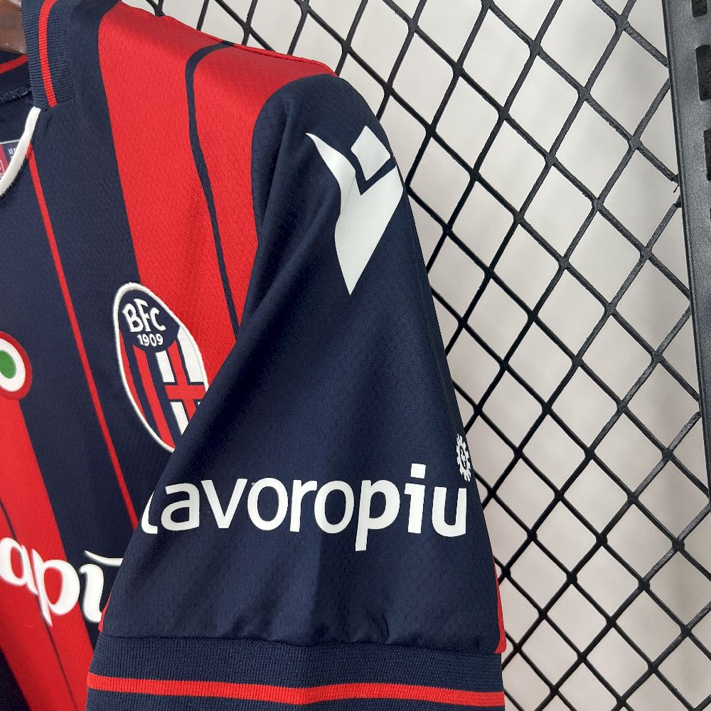 Camisa Bologna Home 2025/26 Vermelho e Azul - Versão Torcedor