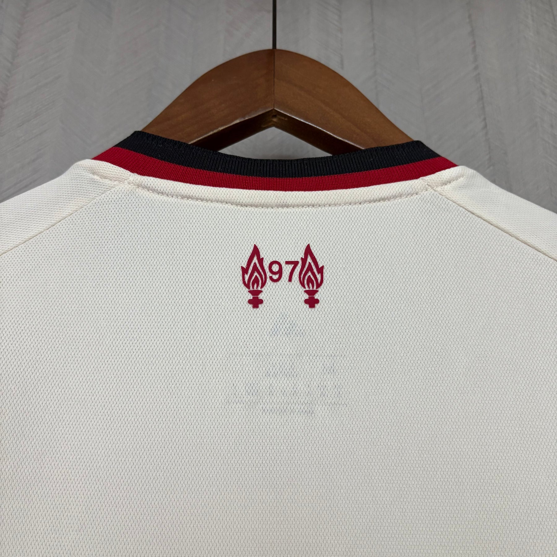 Camisa Liverpool Away 2025/26 Bege - Modelo Torcedor