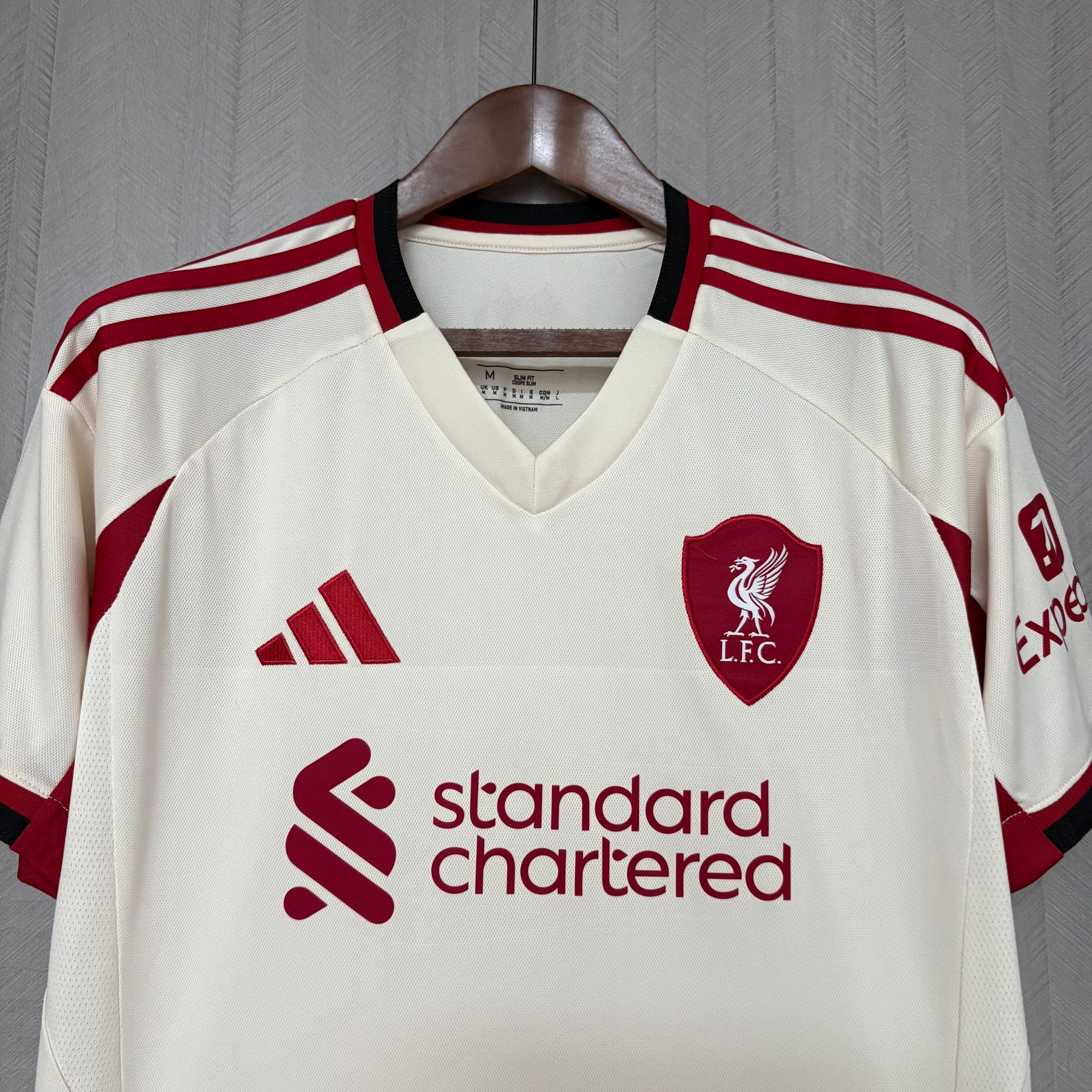 Camisa Liverpool Away 2025/26 Bege - Modelo Torcedor