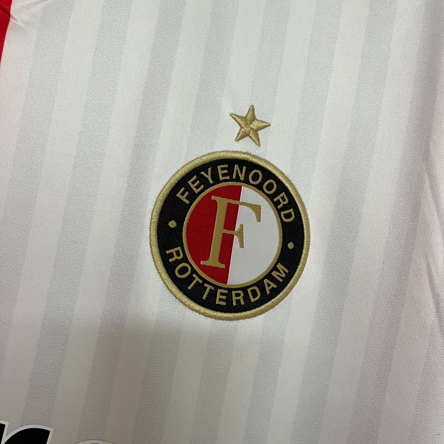 Camisa Feyenoord Home 2023/24 Vermelha e Branca - Versão Torcedor