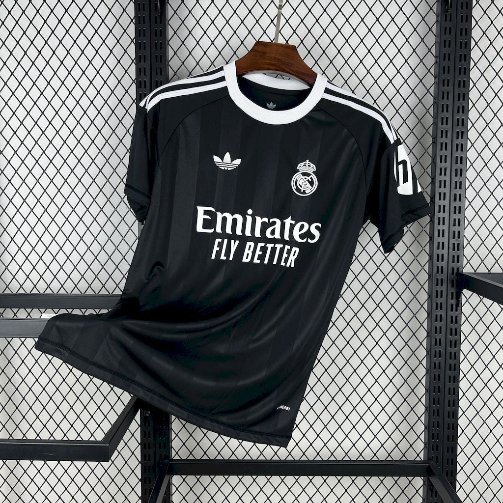 Camisa Real Madrid Treino 2025/26 Preta - Modelo Torcedor