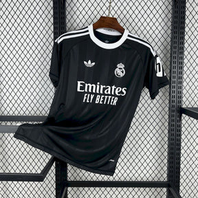 Camisa Real Madrid Treino 2025/26 Preta - Modelo Torcedor