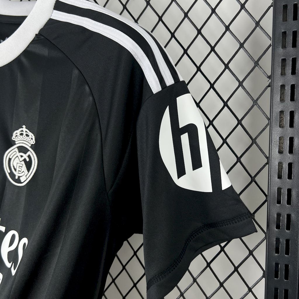 Camisa Real Madrid Treino 2025/26 Preta - Modelo Torcedor