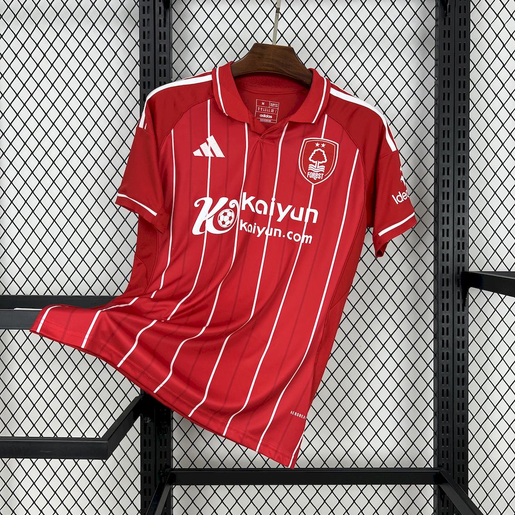 Camisa Nottingham Forest Home 2025/26 Vermelha - Modelo Torcedor
