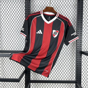Camisa River Plate Away 2025/26 Preto e Vermelho - Modelo Torcedor