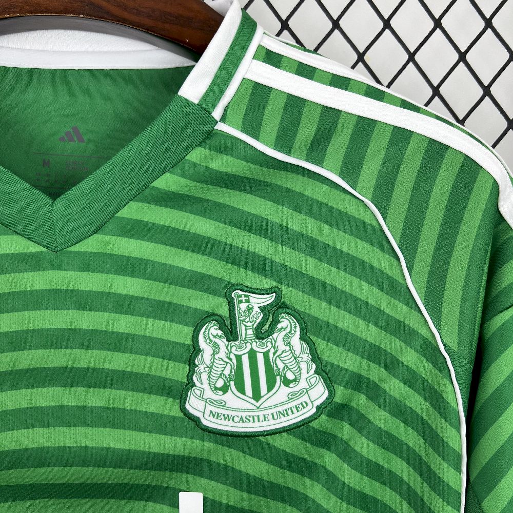 Camisa Newcastle Away 2025/26 Verde - Modelo Torcedor