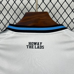 Camisa Newcastle Home 2025/26 Listrada - Modelo Torcedor