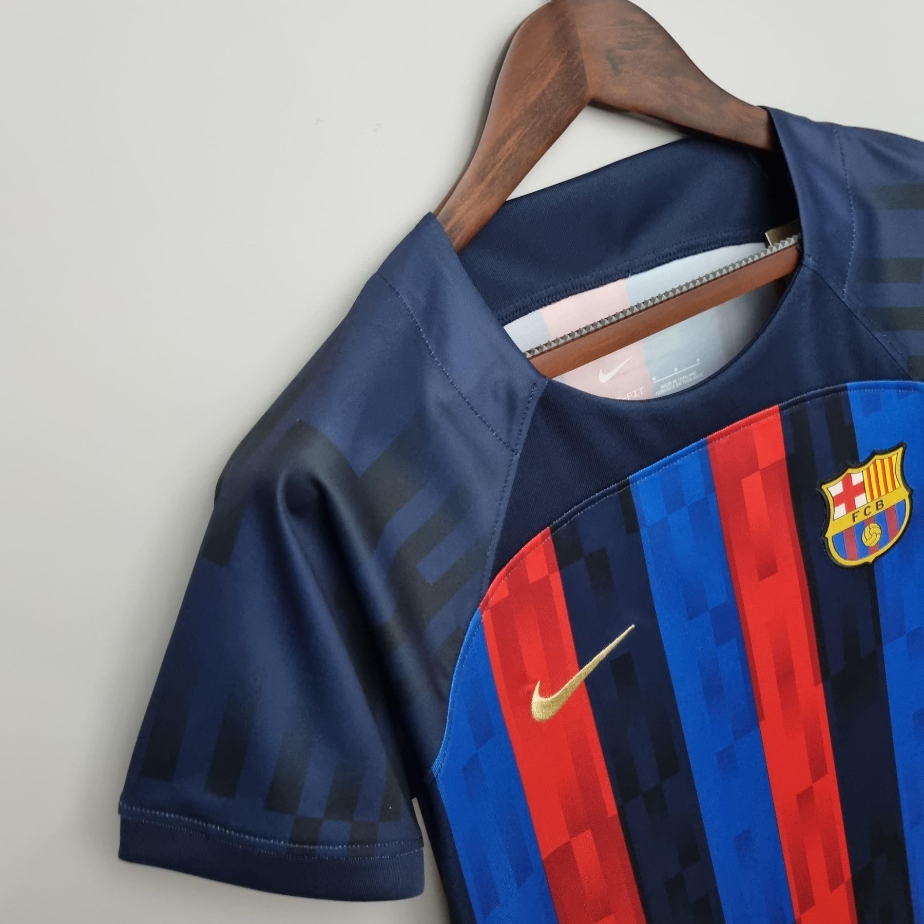 Camisa Feminina Barcelona l 2022/23 Grená - Modelo Baby Look