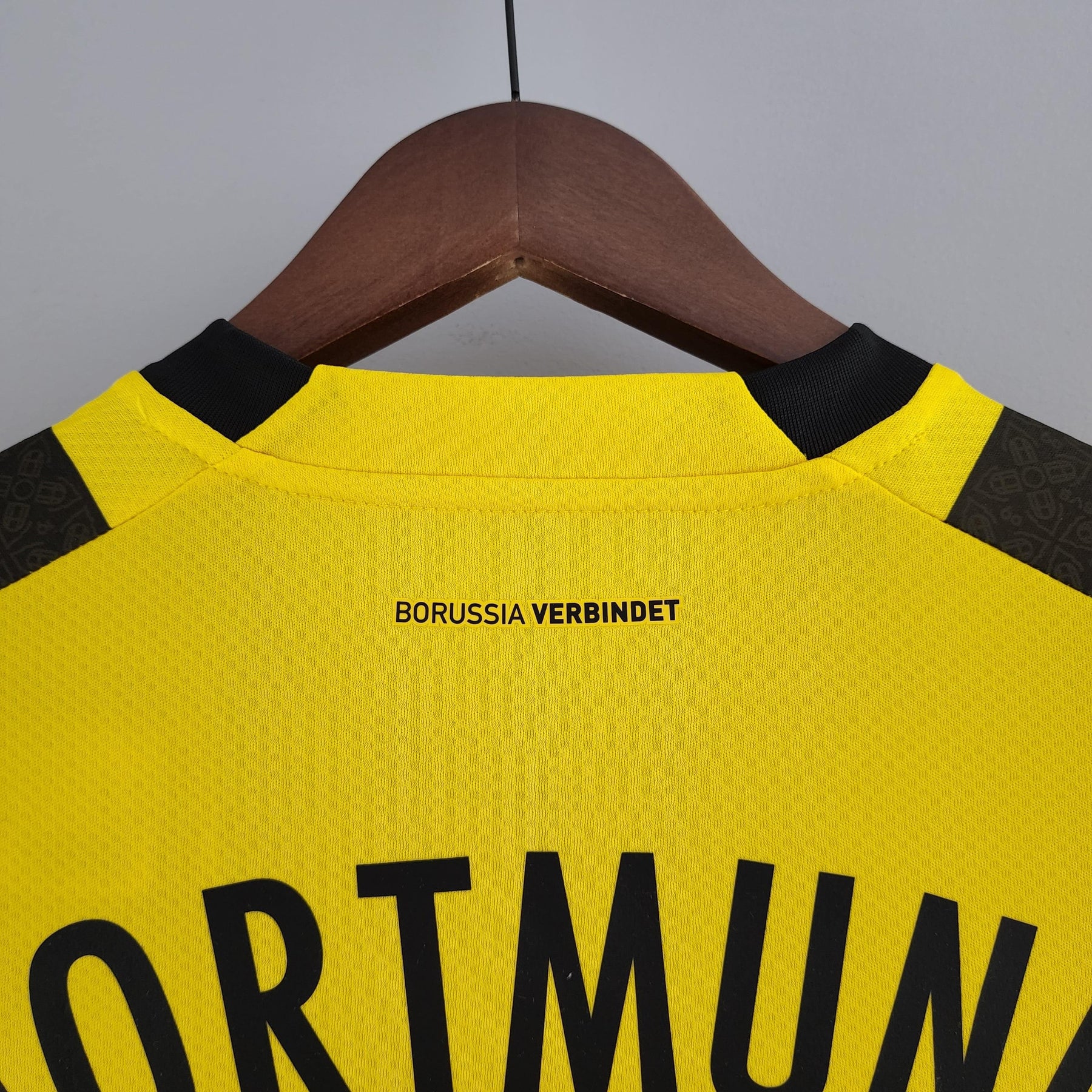 Camisa Borussia Dortmund l 2022/23 Amarela e Preta - Modelo Torcedor