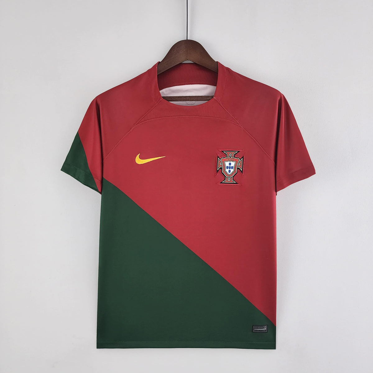 Camisa Seleção Portugal Home 2022/23 Vermelha- Versão Torcedor